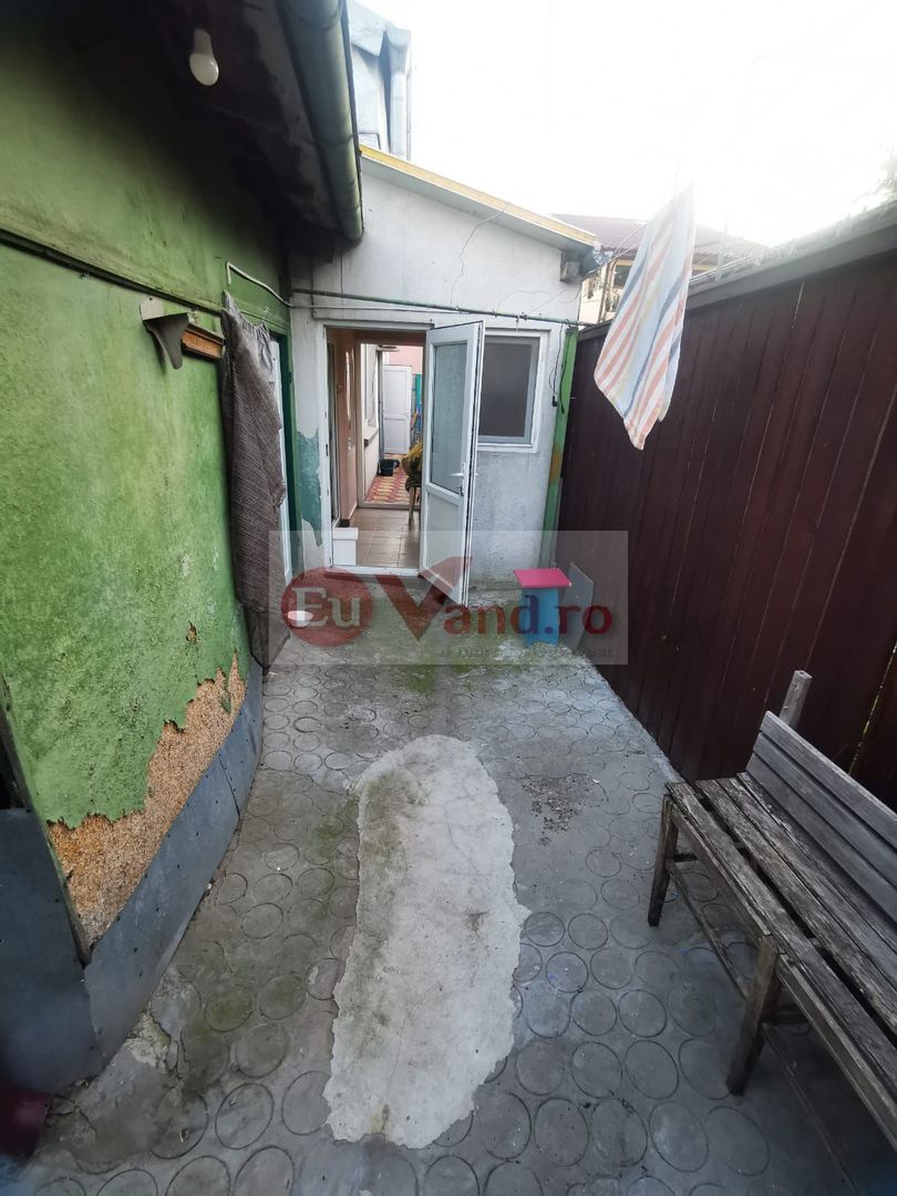 De inchiriat casa cu 2 camere, strada Romana, 300 euro - Poză 4