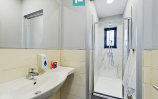 Clădire modernă pentru birouri 340 mp - Poză 19