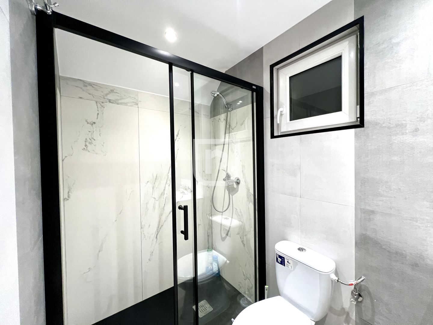 Casa de vacanta spatioasa de vanzare 6 dormitoare in Gura Humorului - Poză 7