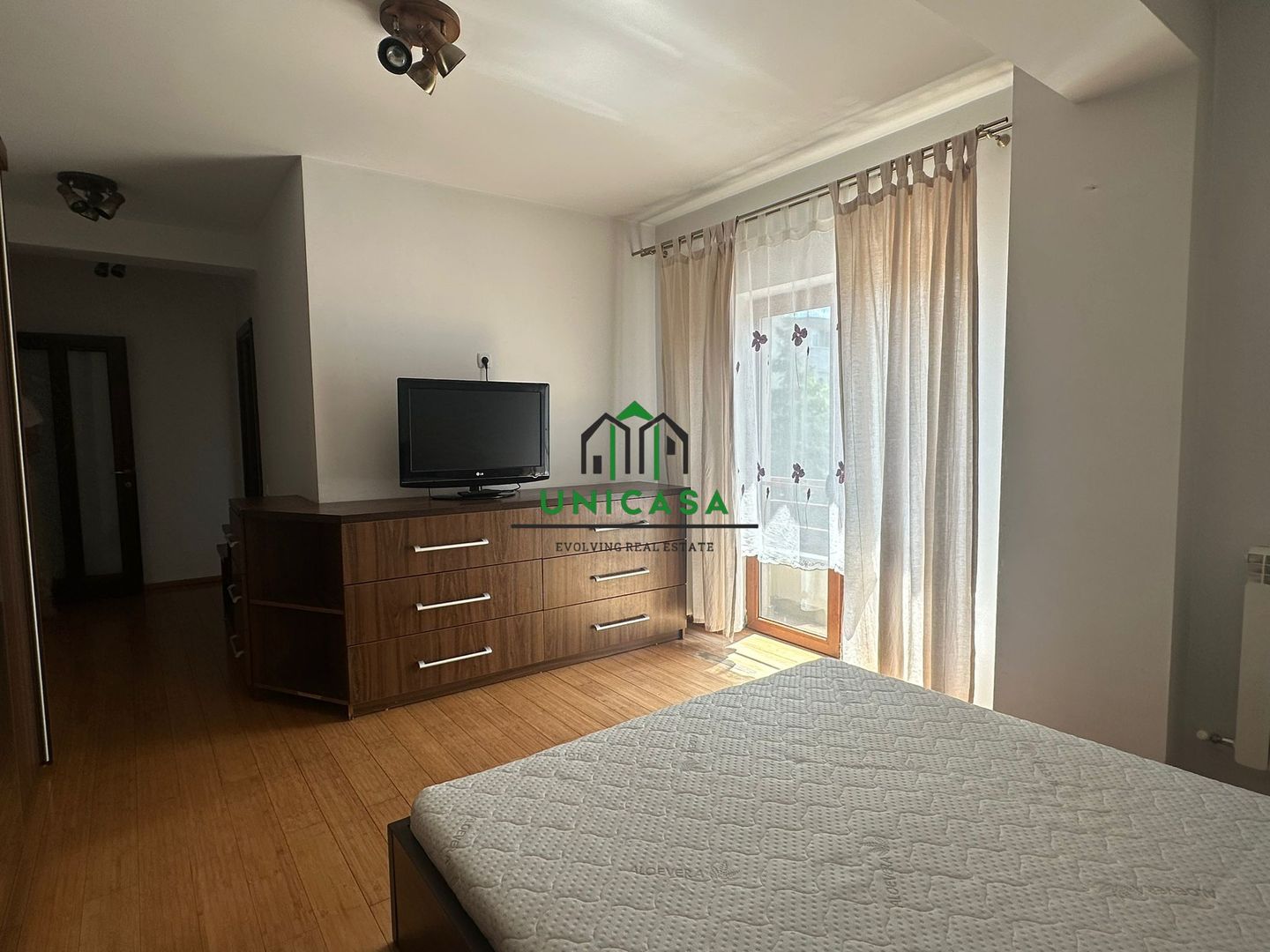Apartament de inchiriat - 3 camere - Zona Nord - Poză 6