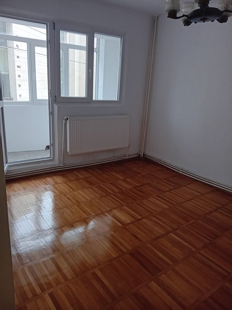 Apartament 2 camere – Port, etaj 1/4 – 3 balcoane, centrală, geam la baie - Poză 14