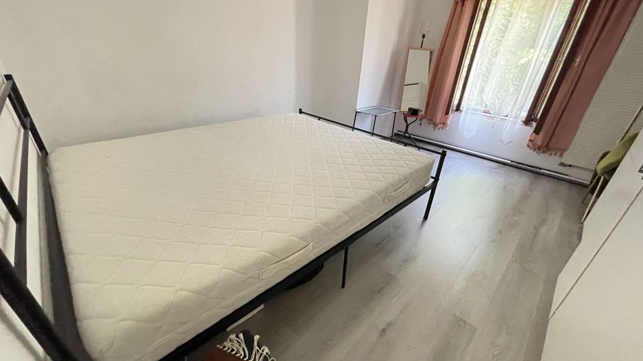 Casă la curte comuna în zona Balcescu - Poză 13