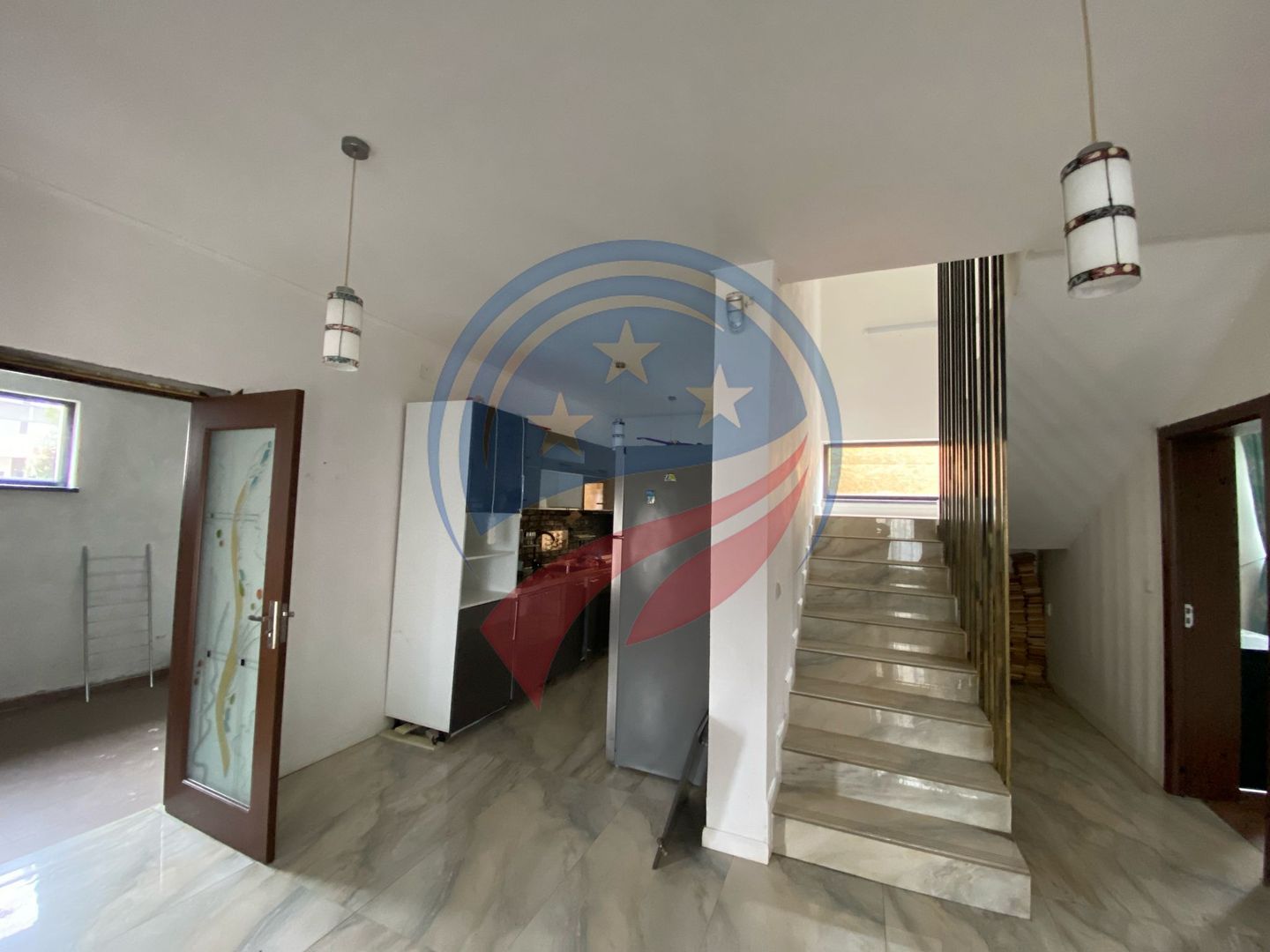 VILA DEOSEBITA ZONA AEROPORT 600 MP TEREN - Poză 3