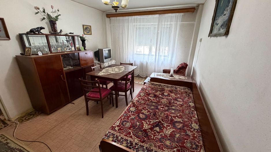 Apartament 4 camere,  etaj 3 - Cugir - Poză 1