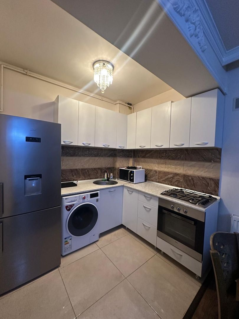 De vanzare apartament 2 camere - Mihai Bravu - Poză 9