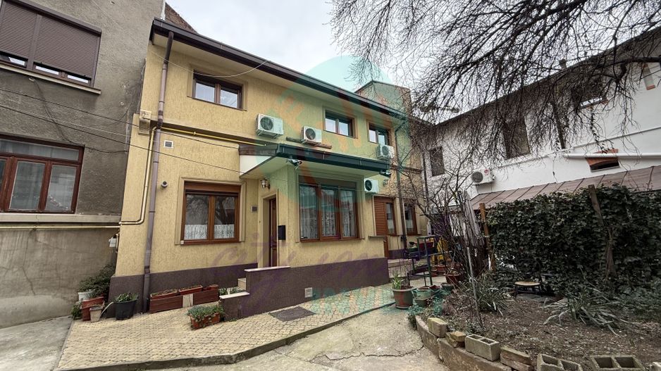 Casă 5 camere Cartierul Armenesc - Poză 1