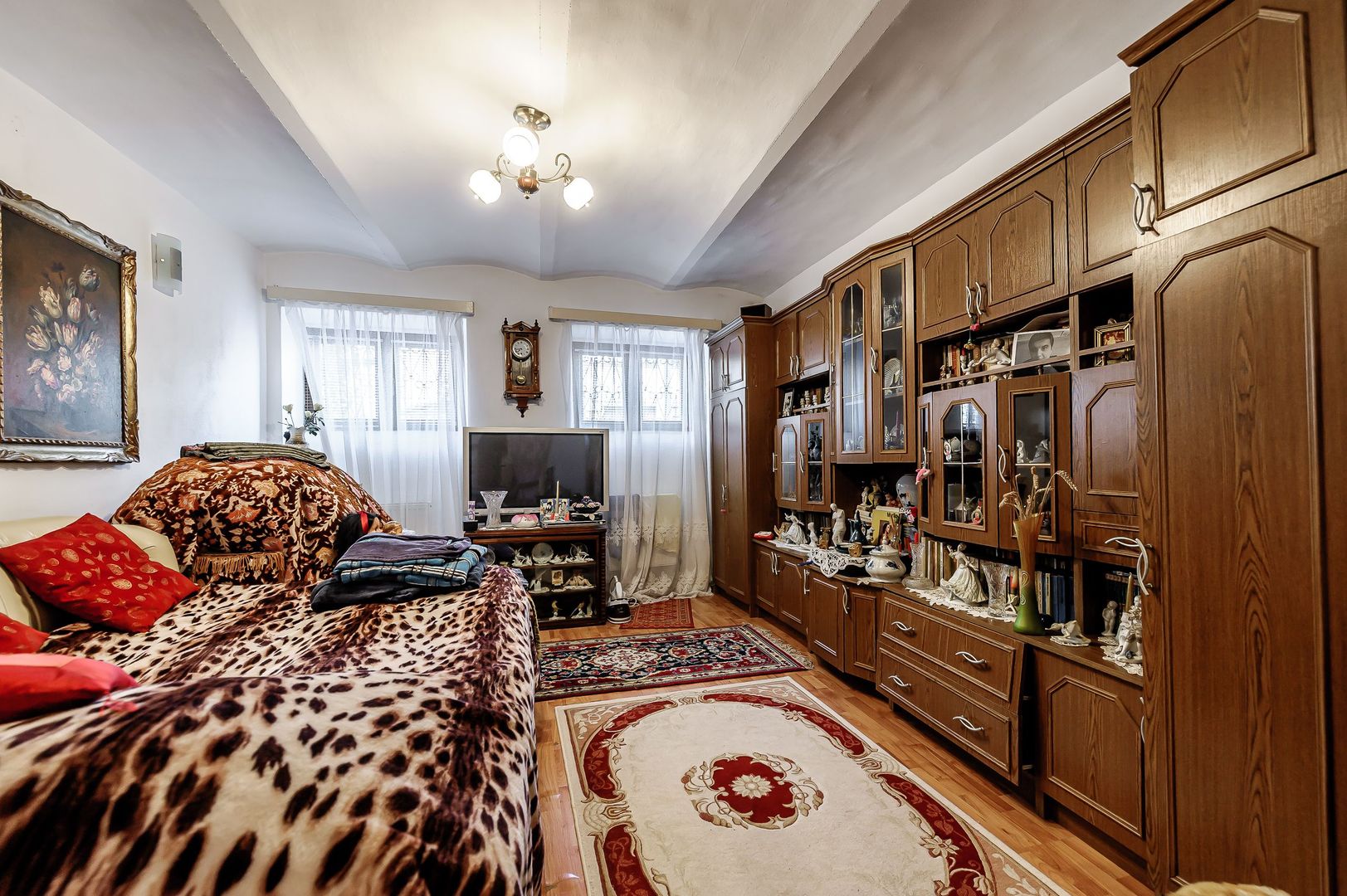 Casa cu potențial maxim, la un pas de centrul orașului! - Poză 6