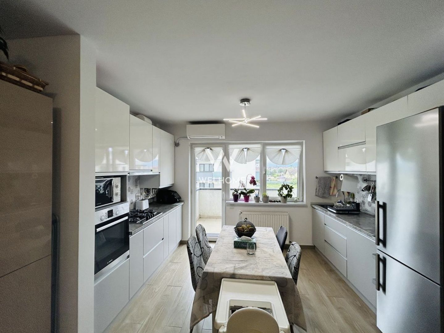 Apartament 3 camere, etaj intermediar, mobilat, 2 bai, 2 balcoane - Poză 8