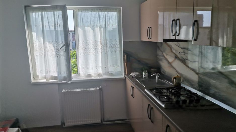 Vanzare apartament 3 camere, Gavana, zona Piata - Poză 7