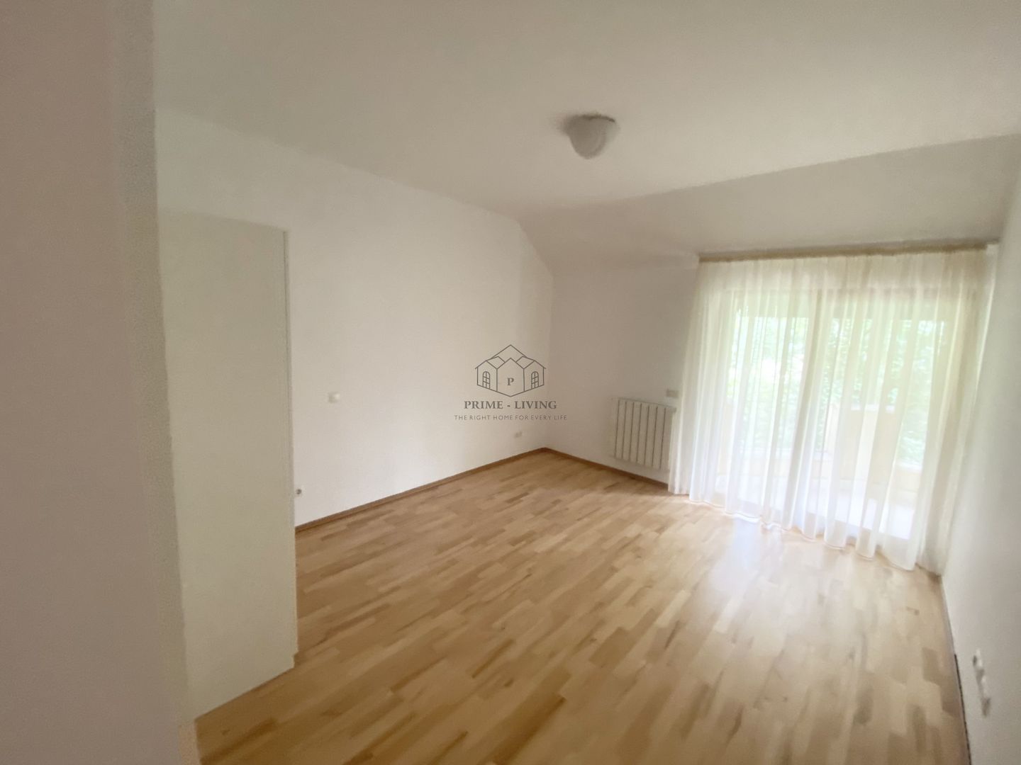 VILA CU 7 CAMERE IN COMPLEX REZIDENTIAL IN IANCU NICOLAE - Poză 12