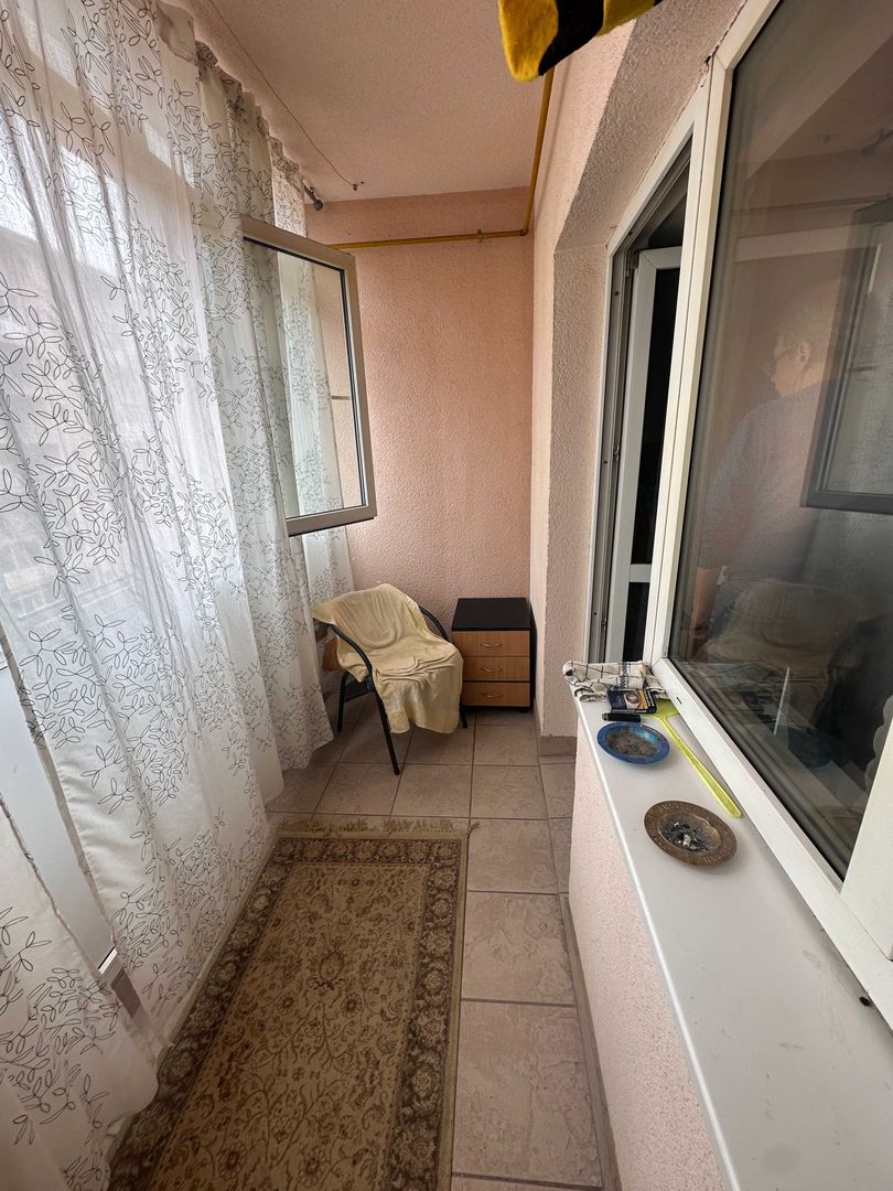 Garsoniera spatioasa,mobilata si utilata,pret corect - Poză 6