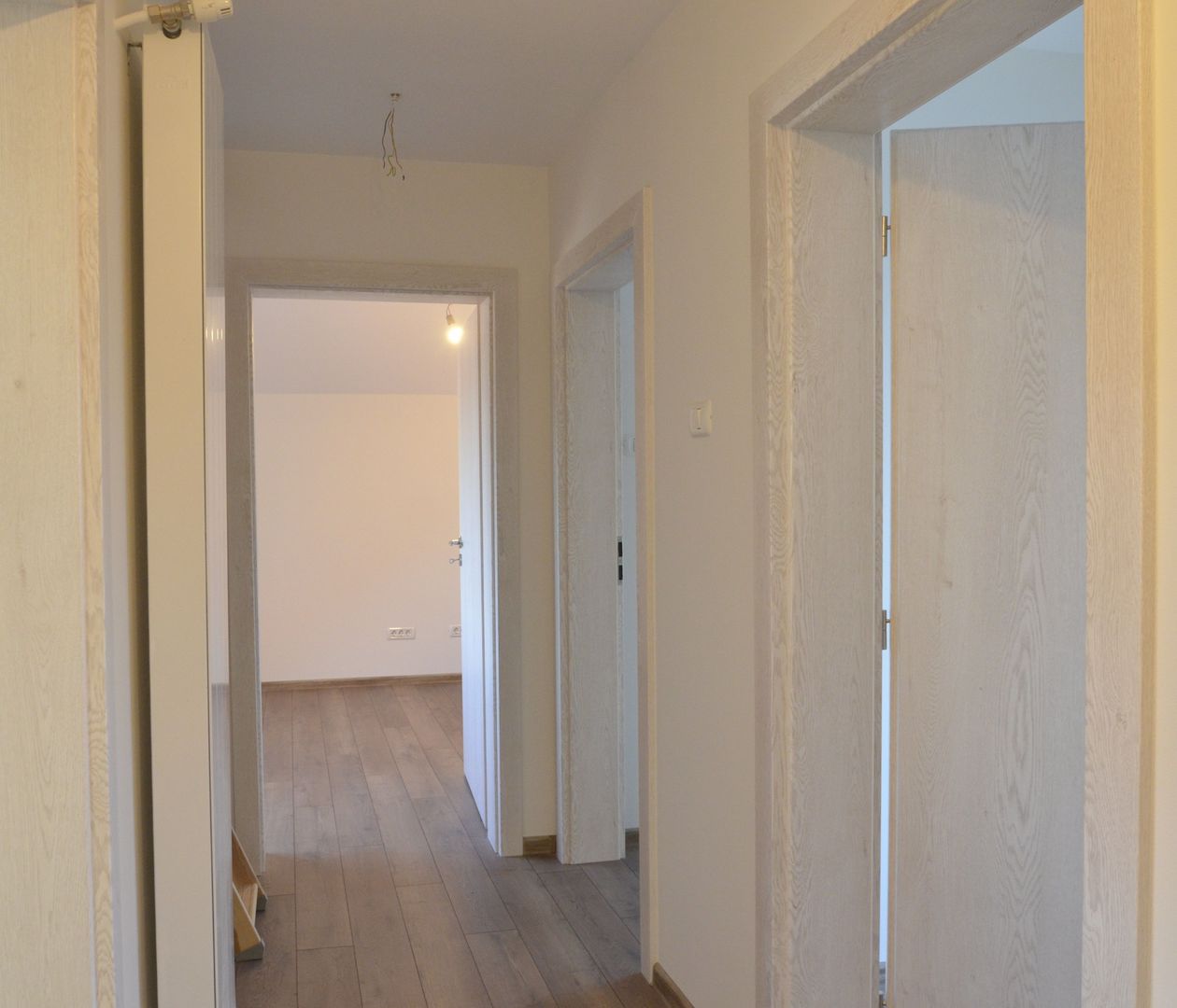 Inchiriem casa noua individuala 4 camere cu garaj - Poză 9