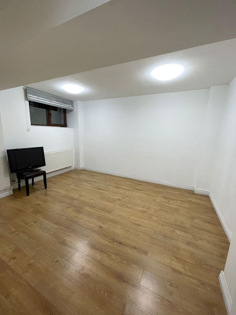 Garsoniera subsol de vanzare Bucurestii Noi - Poză 2