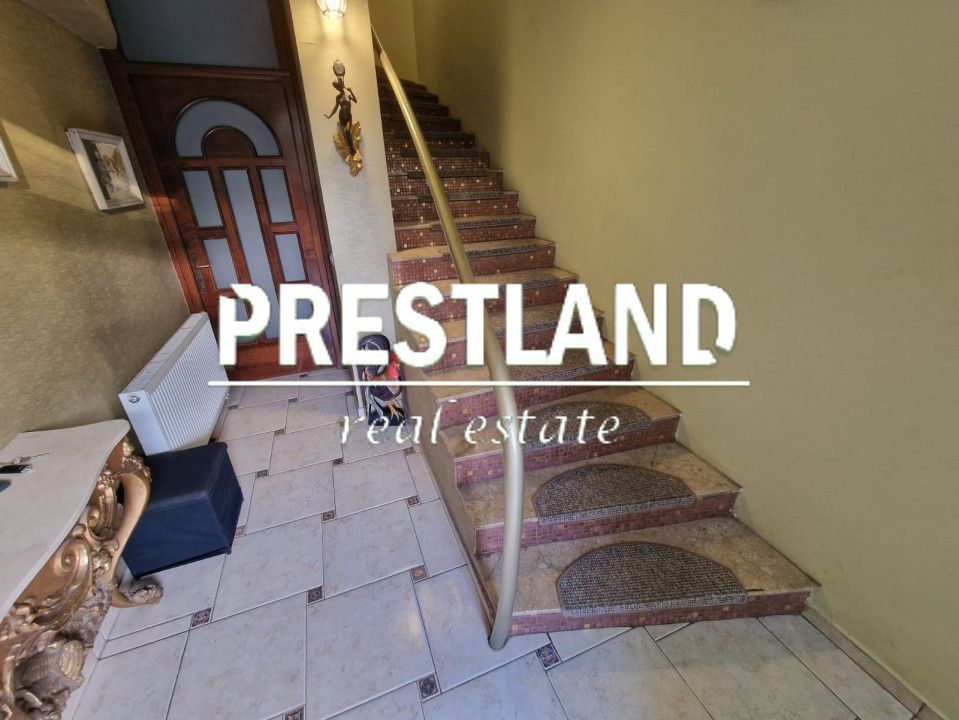 Vila zona Sub Arini!! - Poză 1