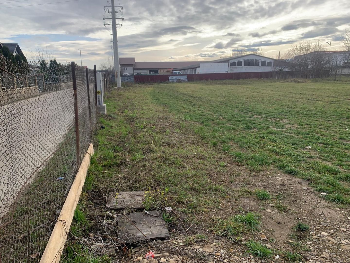 TEREN DE INCHIRIAT /MARGINEA 2000 mp - Poză 7