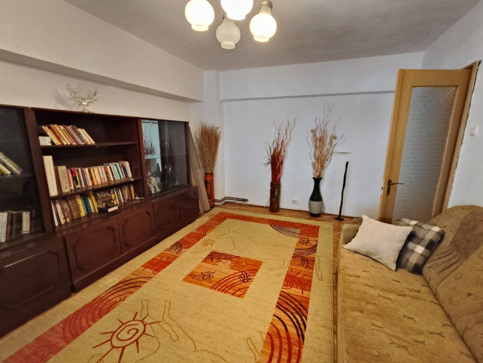 Apartament 3 camere situat în centrul orașului Târgu Jiu, pe pietonală - Poză 4