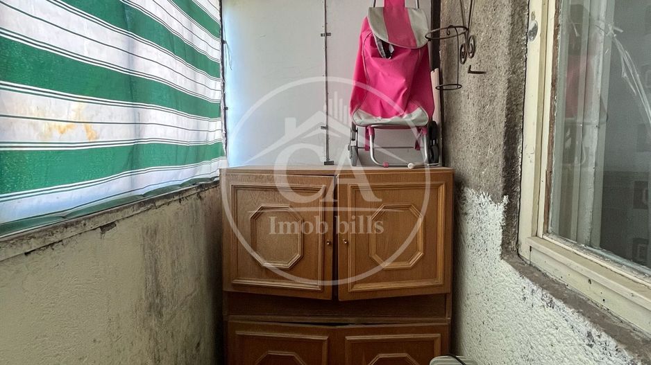 Apartament cu 3 camere de vânzare în zona Rogerius, Oradea - Poză 11