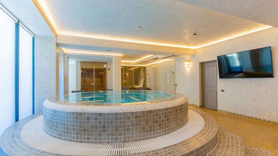 W REGAL Boutique Hotel & Spa – Mamaia - Poză 7