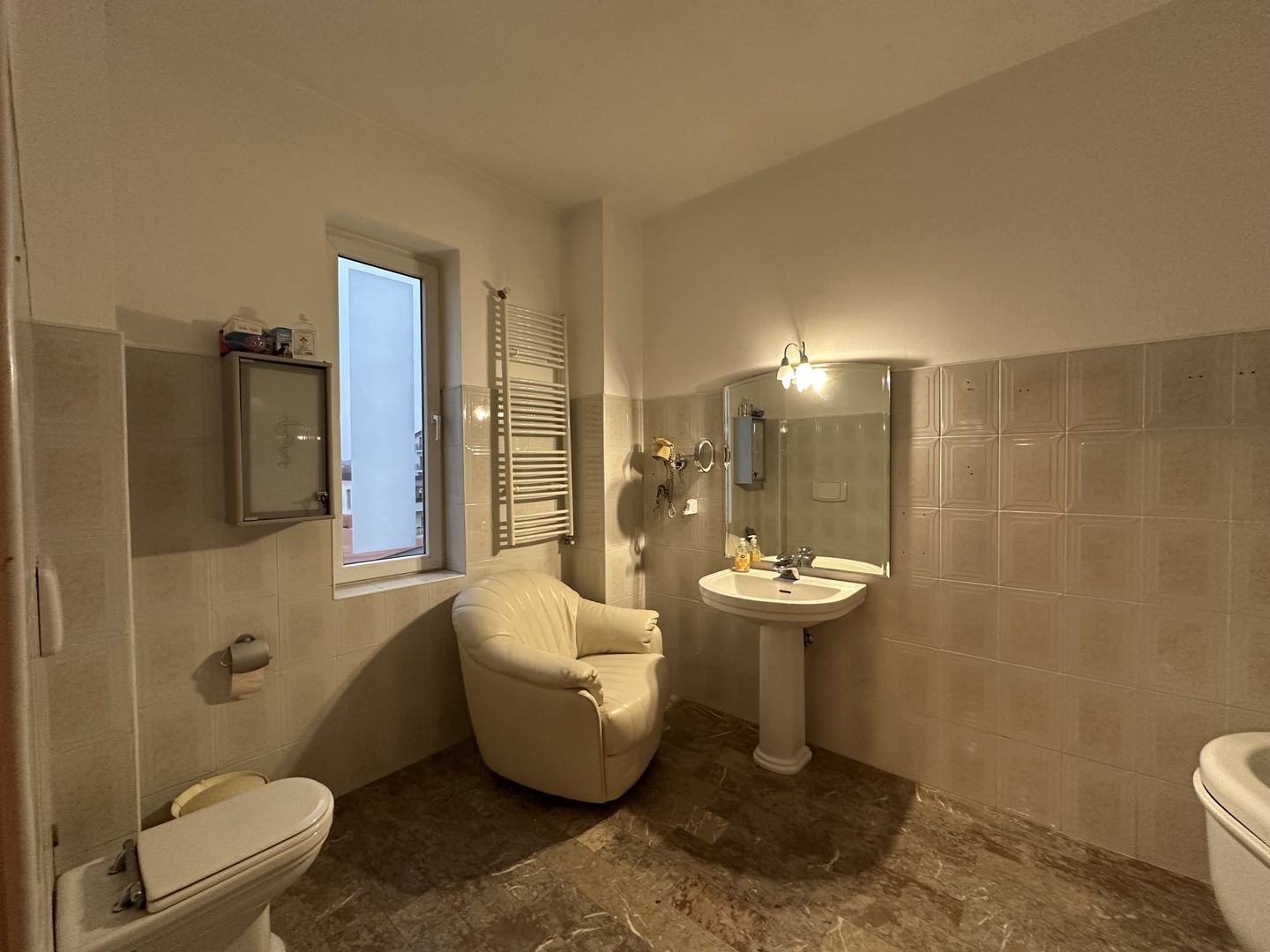 VATRA LUMINOASA -Agricultori | Cladire 1900mp din 2001 | Teren 1030mp - Poză 35