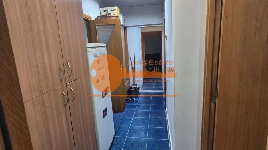 Apartament cu 3 camere la 6 minute distanta de Metrou Apărătorii Patriei - Poză 1