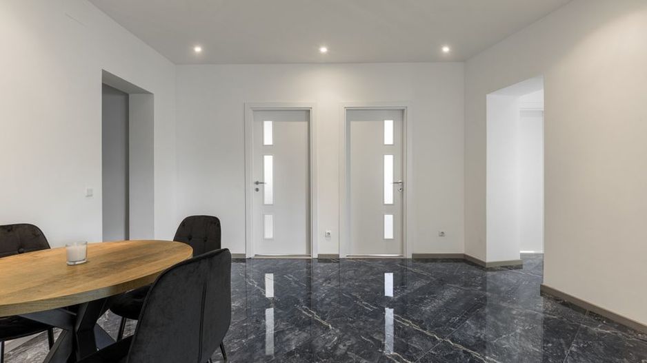 De vanzare apartament stradal Bd. Magheru - Poză 3