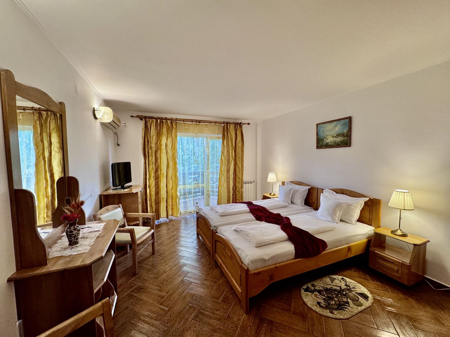 Hotel 20 camere Delta Dunarii 100 m deschidere teren 12000 mp acces auto - Poză 14