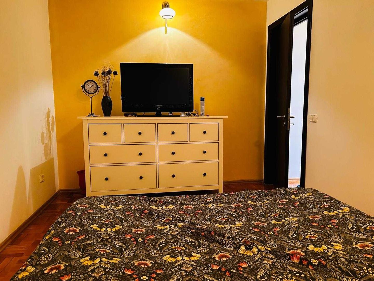 Apartament 3 camere Titan, parcare inclusă, etaj 4, complet mobilat - Poză 3