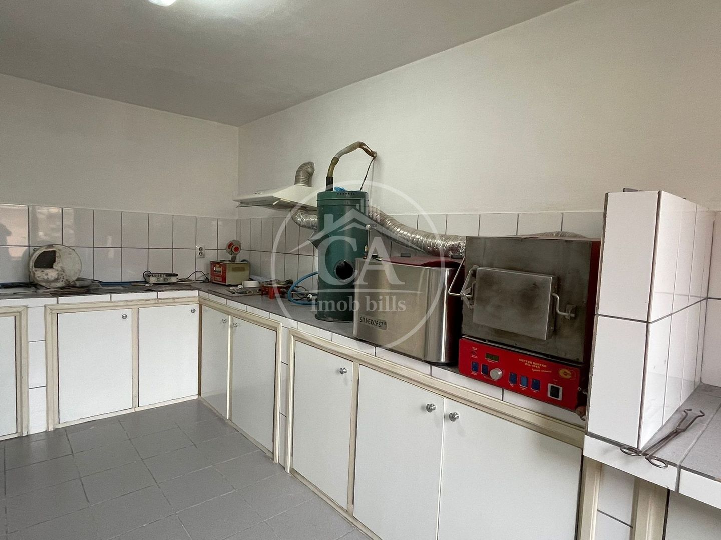 Casa de vânzare cu 8 camere de tip P+E+M in zona Rogerius, Oradea - Poză 6