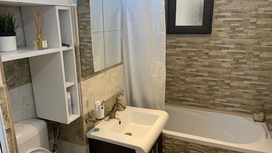 Apartament 3 camere Decomandat - Poză 8