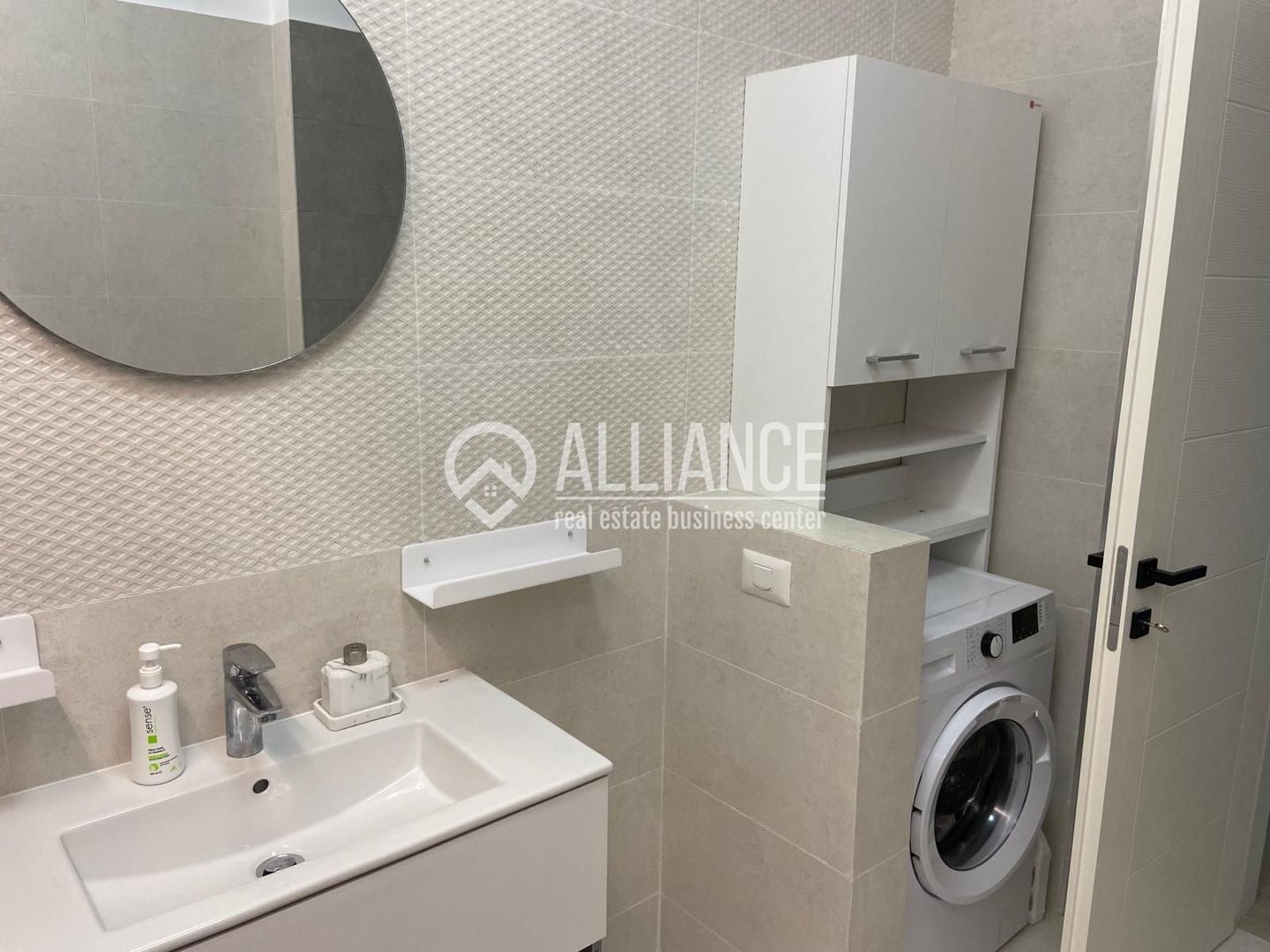 MAMAIA - (Cod01) Lake On apartament superb cu vedere la lac! - Poză 14