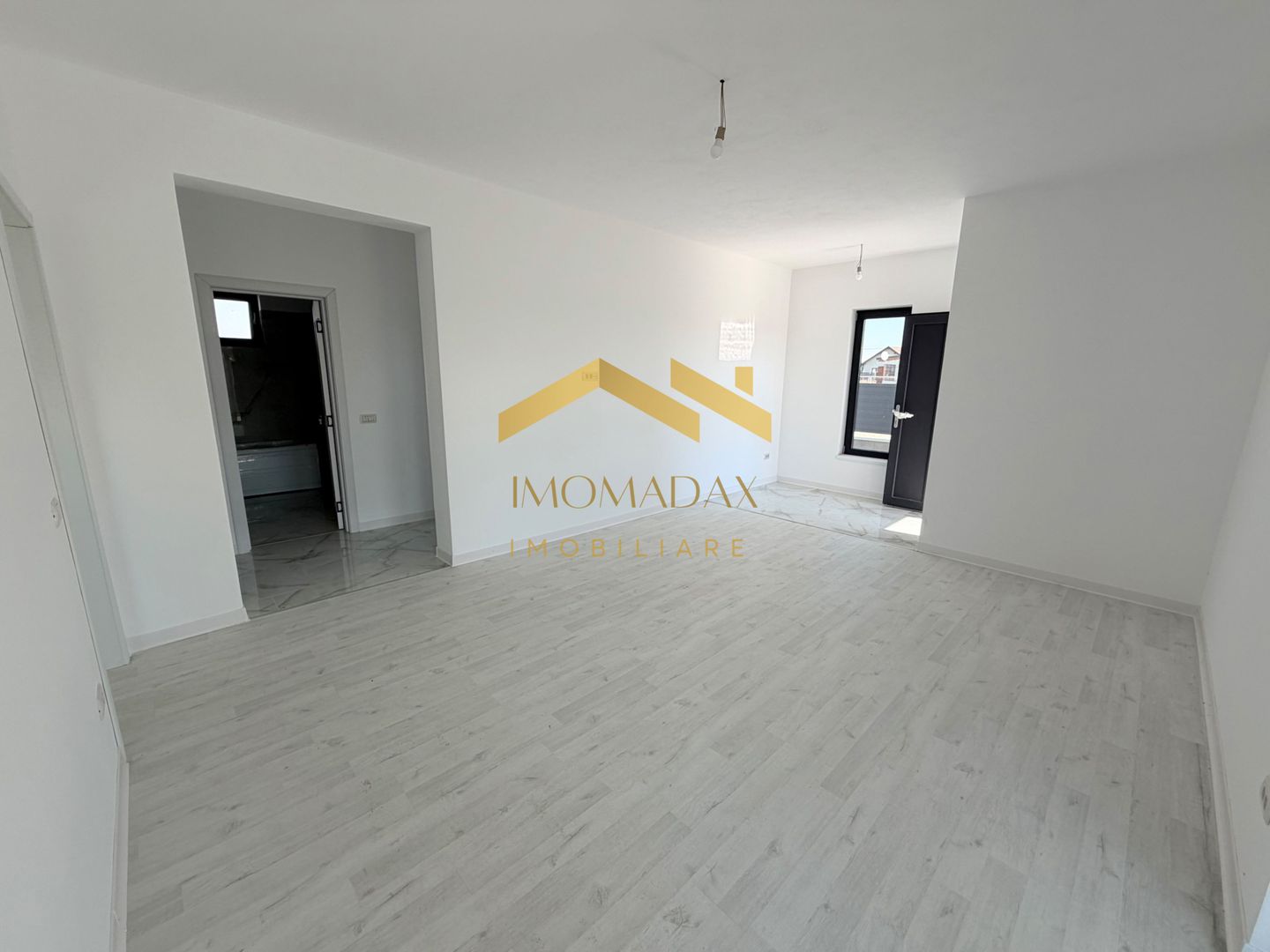 -Casa Individuala - Parter - 4 camere - - Poză 8