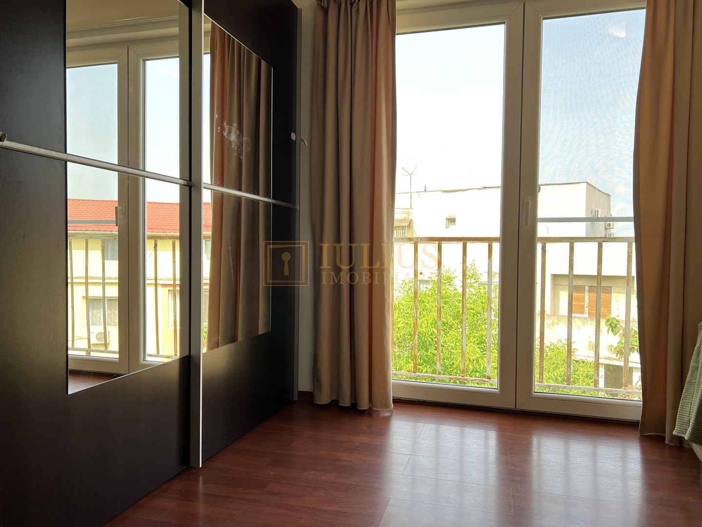 2 camere la mansarda langa Mc Donald's - Spital Judetean. - Poză 3