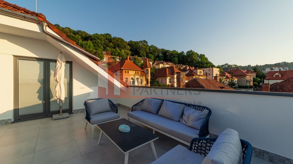 Apartament Duplex Elegant cu Terasă Panoramică – Dealul Cetății, Brașov - Poză 1