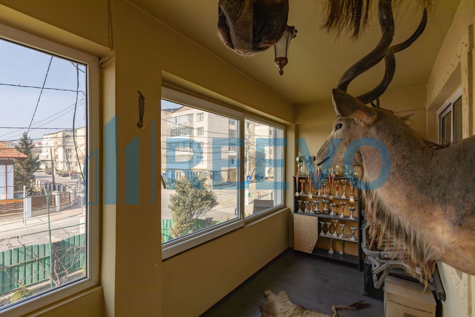 Clădire și teren pentru investiție, central Roman - Poză 35