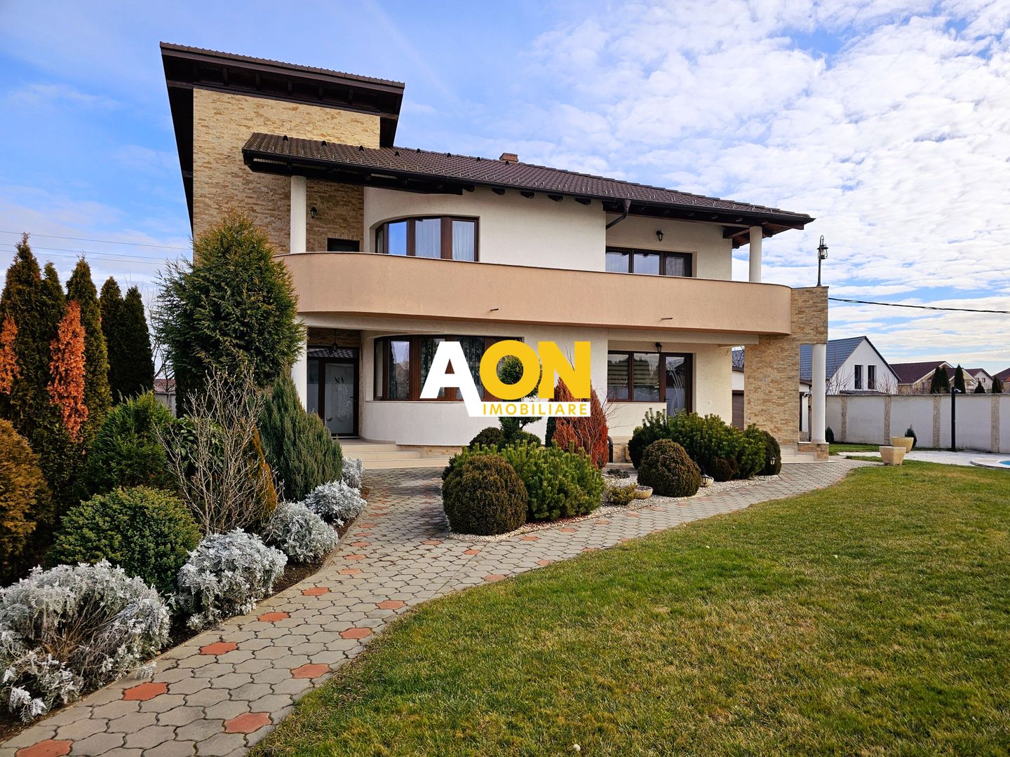 Casa 5 camere, 870 mp teren, mobilata, utilata, zona Cetate - Poză 1