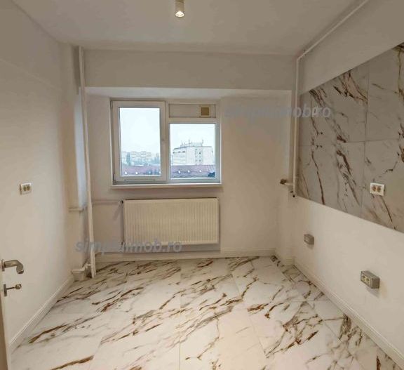 Decomandat Apartament Spatios Nemobilat Giurgiului - Poză 7