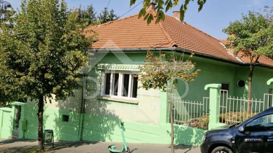 Casă ultracentrală, singur în curte Târgu Mureș – 2 Apartamente - Poză 1