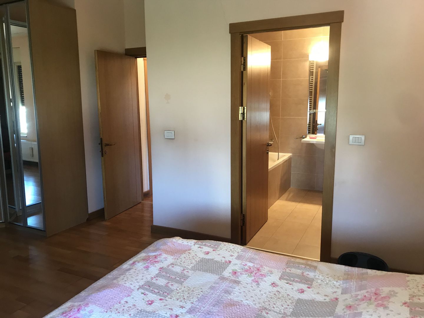 Apartament generos 3 camere - Poză 13