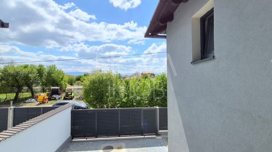 Casa individuala 5 camere + terasa, pivnita si pod amenajabil, Sibiu - Poză 3