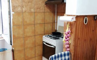 3 camere decomandat vedere pe 2 parti CENTRALA zona Dambovita - Poză 2