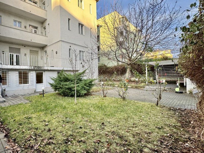 Birouri în imobil cu gradina amenajată - Poză 1