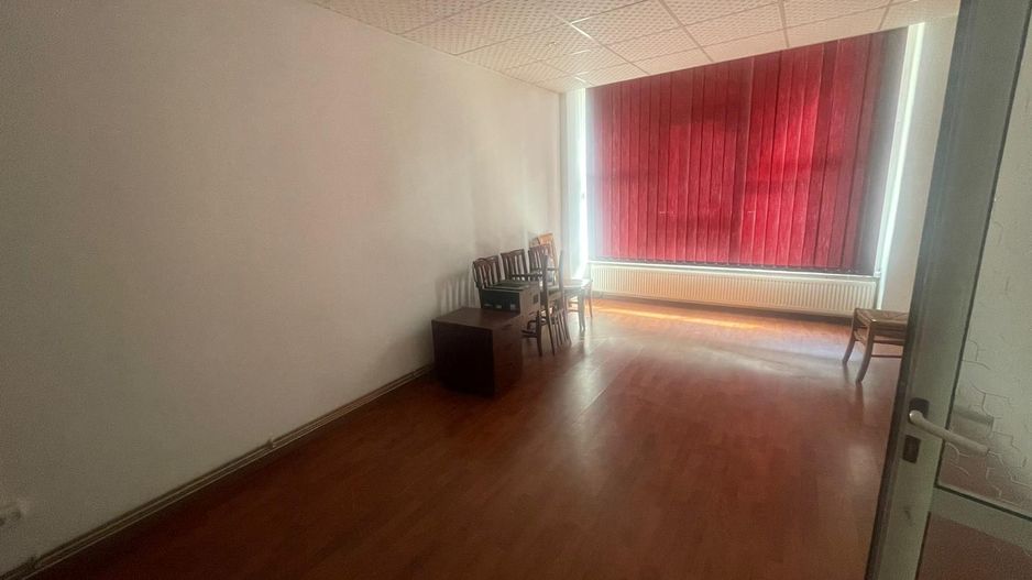 Spațiu Comercial/Birou 50 mp lângă Aqua-Roman Parc - Poză 3