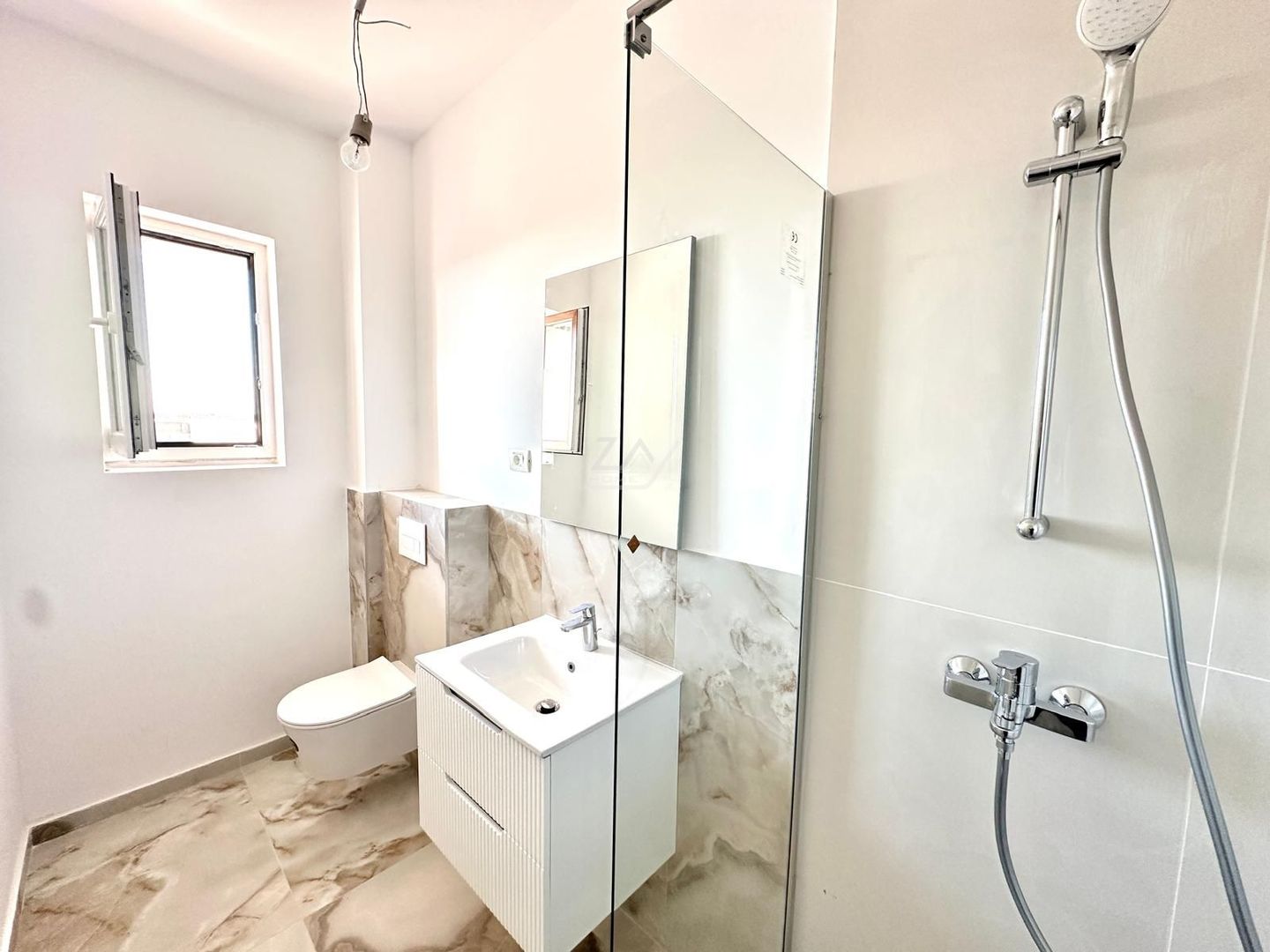 COMISION 0! Finalizat - toate utilitatile. 3 dormitoare. Drum pavat. - Poză 5