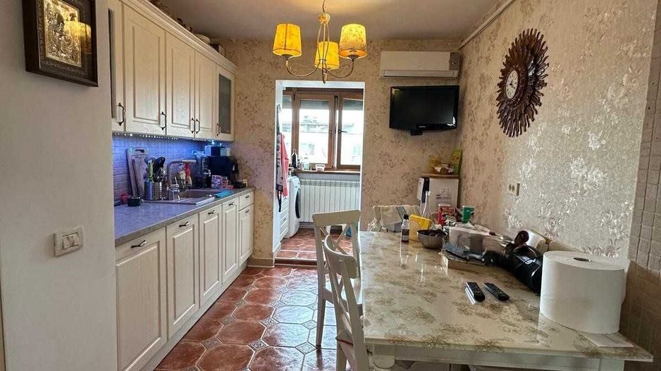 De vanzare Apartament 3 camere Crangasi - Poză 4