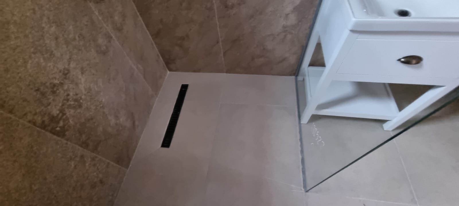 Reședință Modernă cu Finisaje Distinse - Poză 36