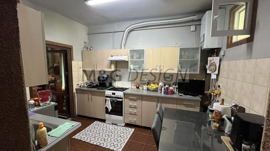 Apartament 4 camere Iosefin la curte comuna - Poză 2