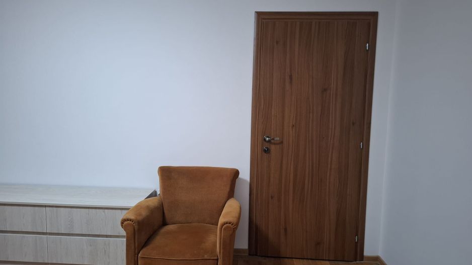 URGENT!, renovat complet, vedere spate, mobilat/utilat modern, liber - Poză 4