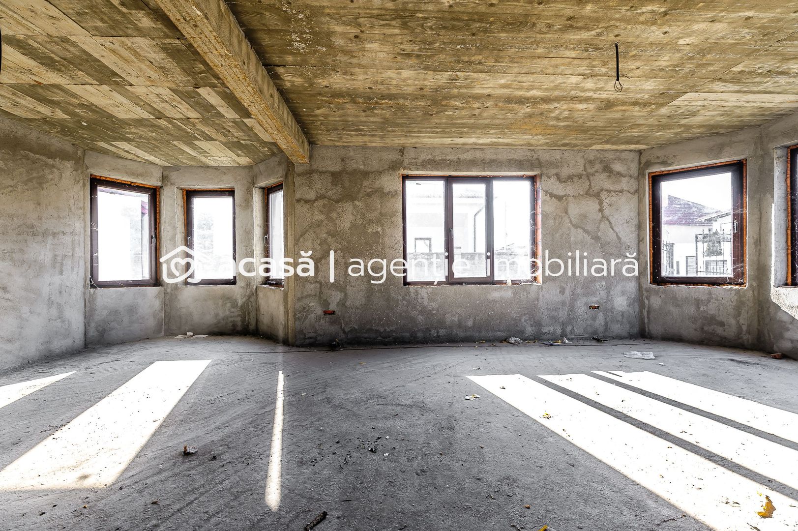 Preț competitiv - Vilă generoasă in cartierul Europa - Poză 2