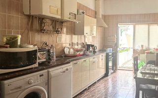 Vânzare casă Individuală 12 Camere la 5 minute de Castelul Bran - Poză 14