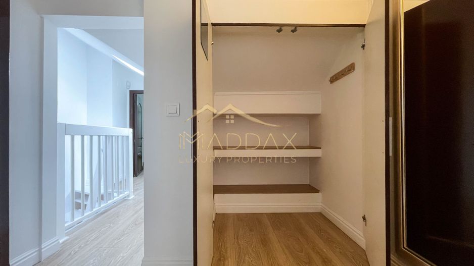 Amazing 6 Rooms Villa // Private Pool // 4 Parking Place / Erou Iancu Nicolae - Poză 44